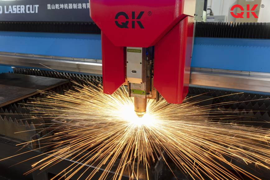 QLaserCut CNC Plane Fiber Laser Cutting Machine